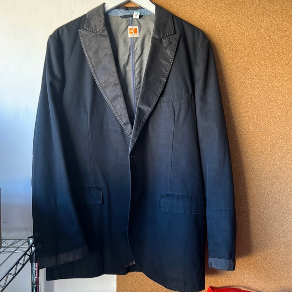 Boss Orange sports blazer casual but tuxedo look. Rare piece